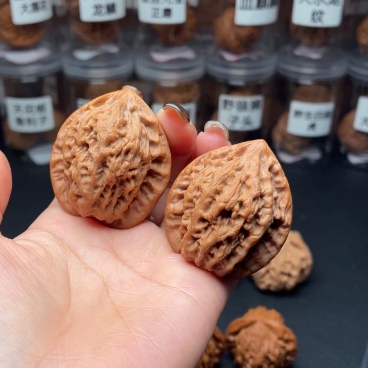 文玩核桃吊坠金公子40