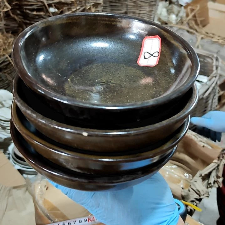 摆件盘子碗茶壶啥都有