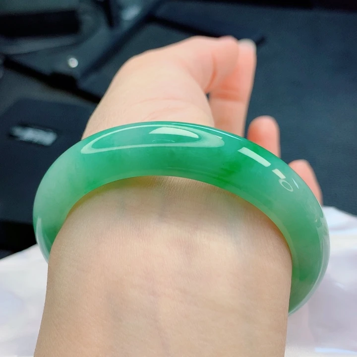 翡翠未镶嵌手镯56。57