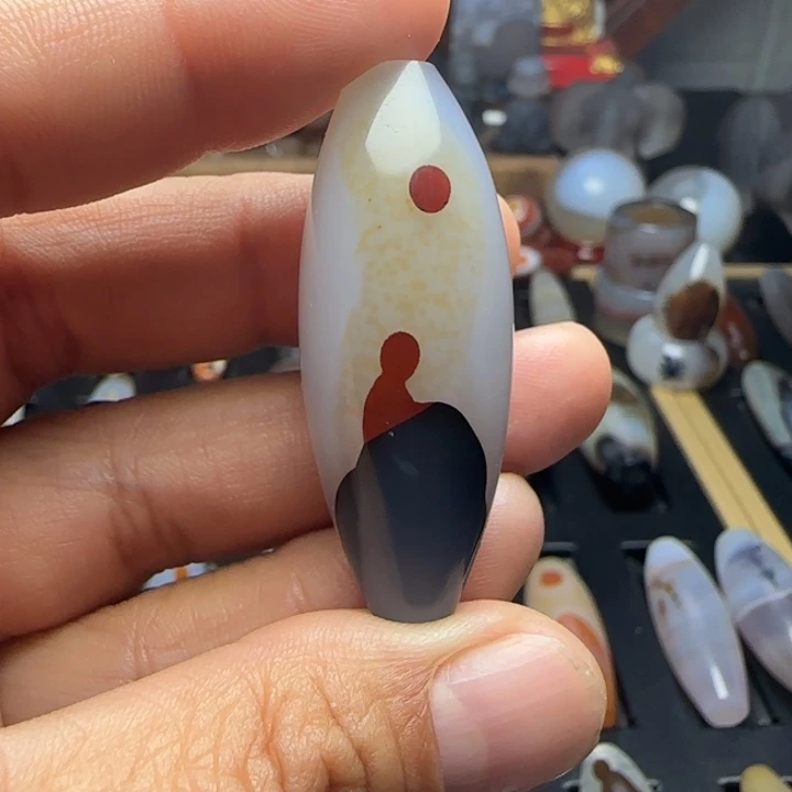 行***洱玛瑙/玉髓未镶嵌颈饰