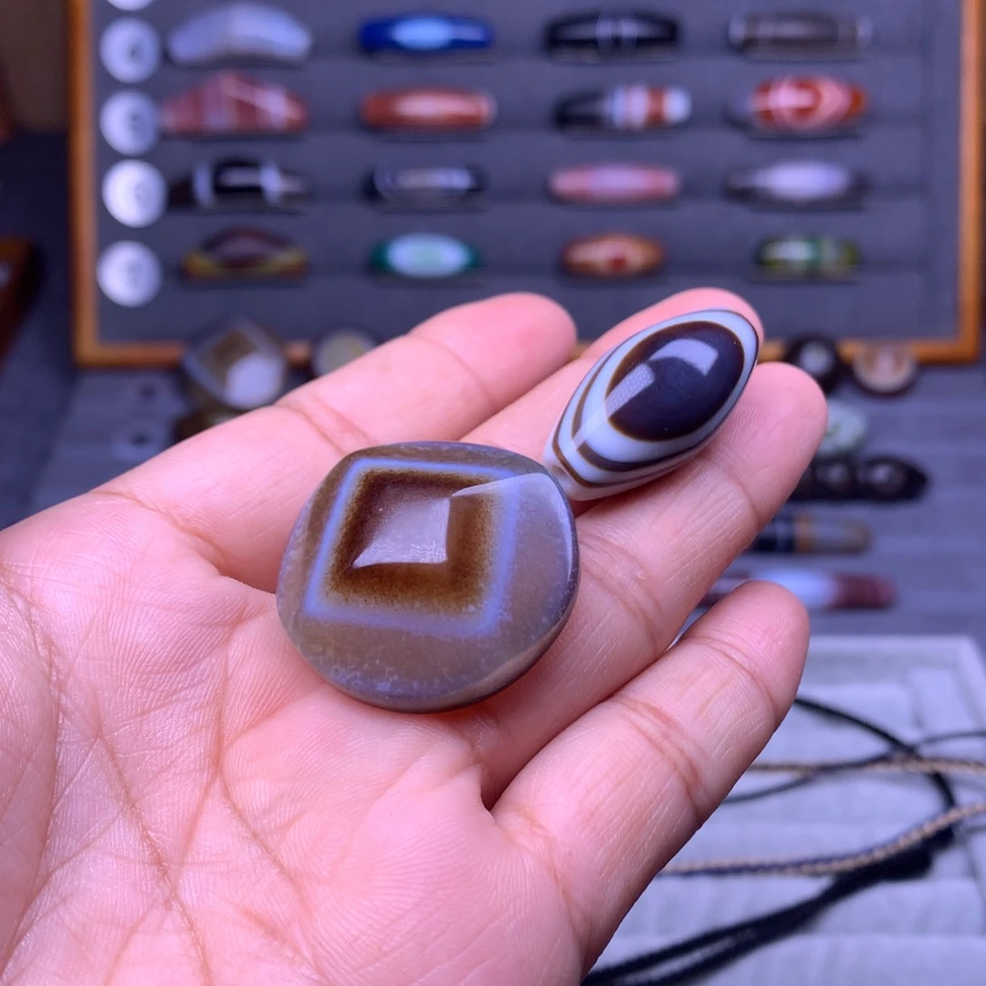 未镶嵌玛瑙/玉髓珠宝奇石T****n