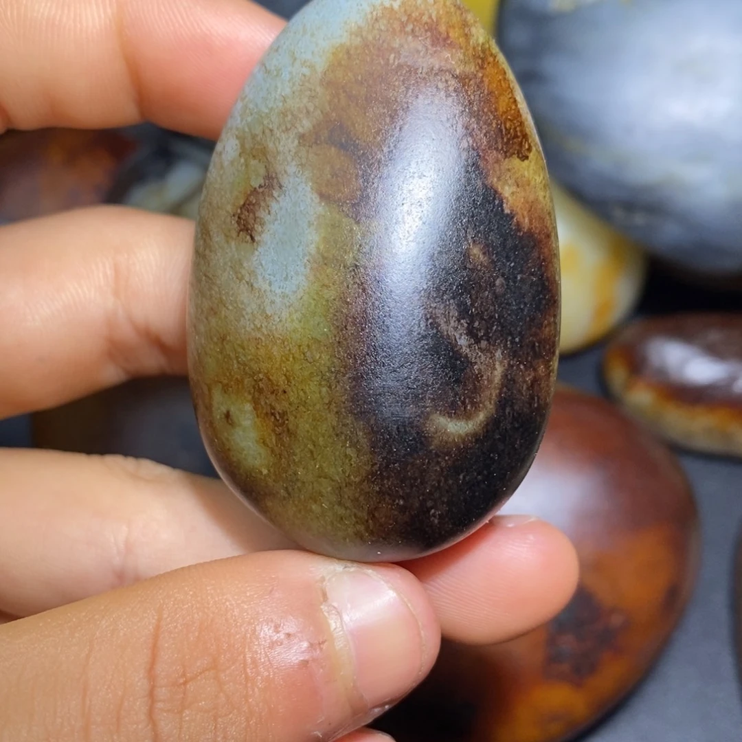 和田玉未镶嵌珠宝奇石