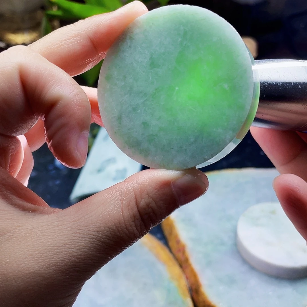 翡翠未镶嵌颈饰毛料47