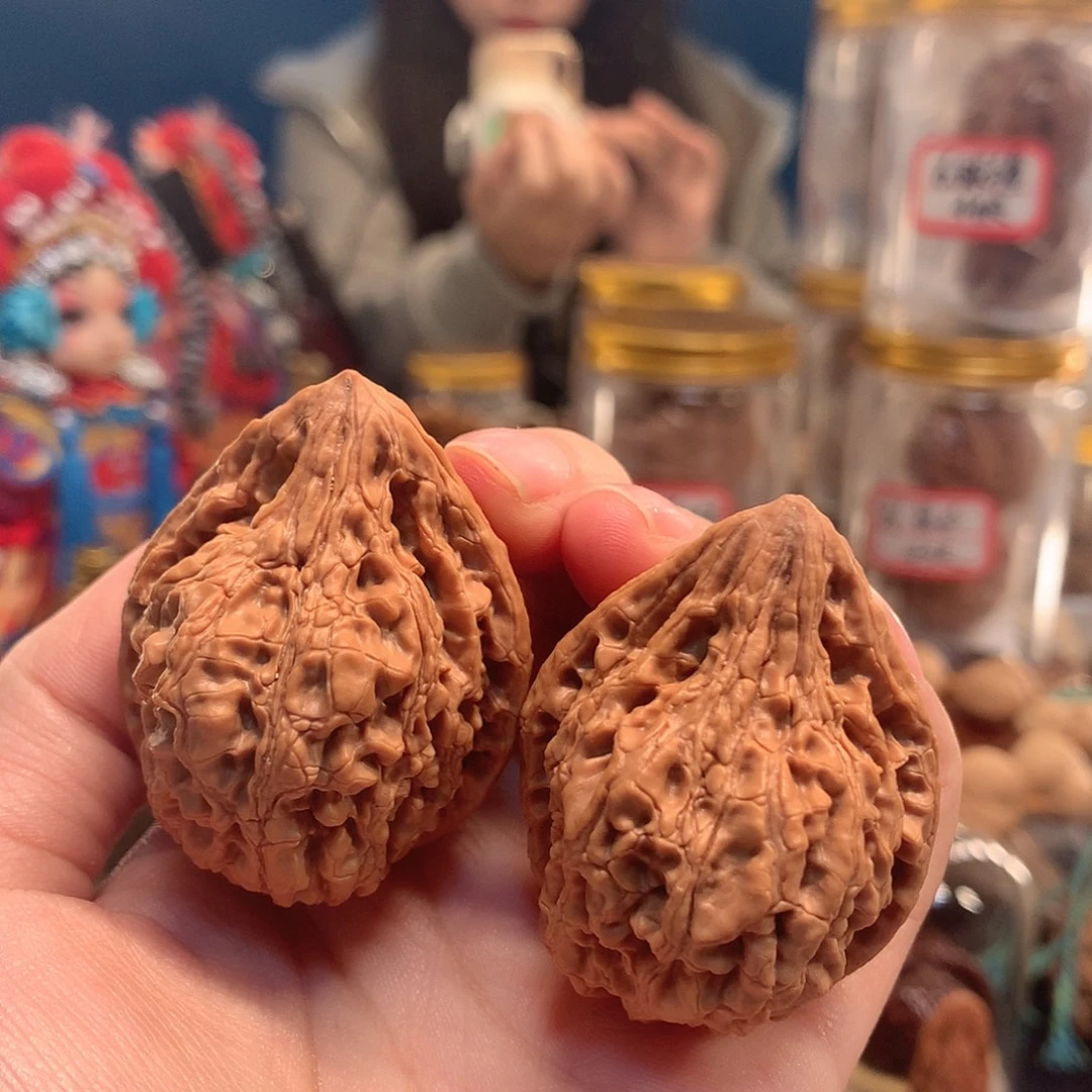 文玩核桃吊坠坐佛