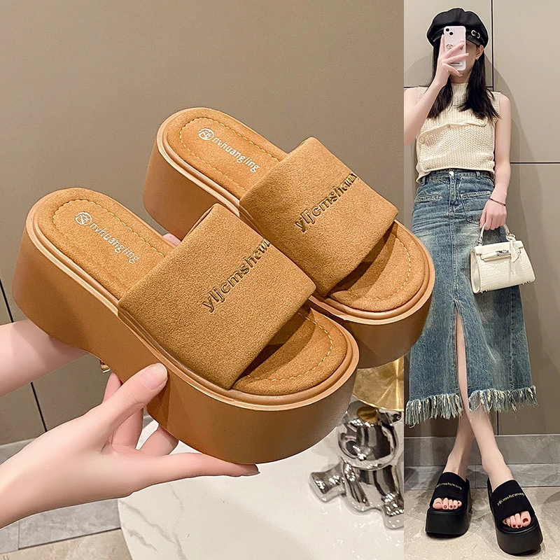 8cm厚底一字凉拖女外穿2025新款夏季小个子增高凉鞋休闲松糕拖鞋