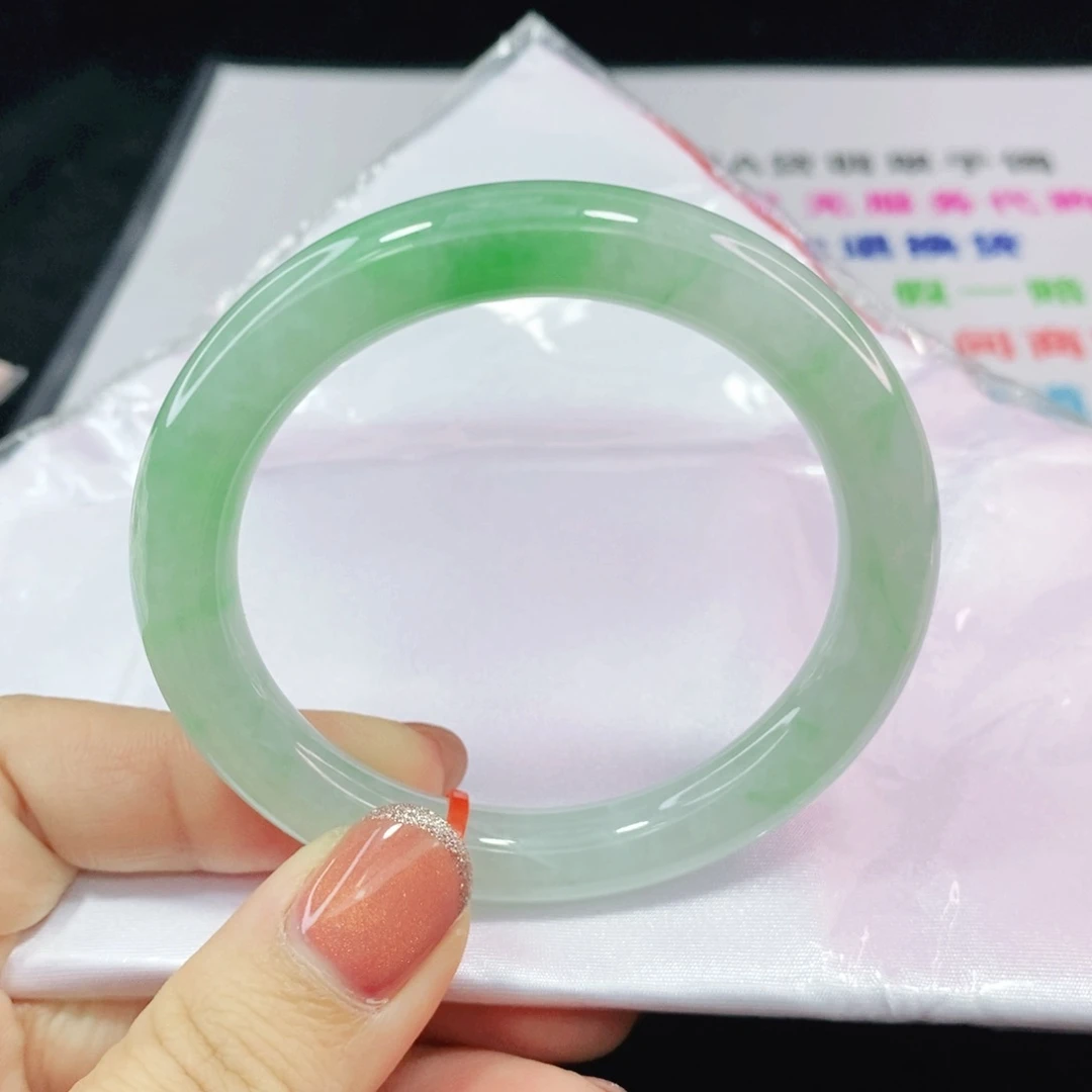 未镶嵌手镯（圆镯）翡翠，，