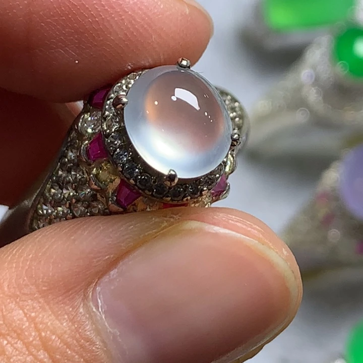 翡翠未镶嵌戒指铜托，卖裸石，需要二次镶嵌