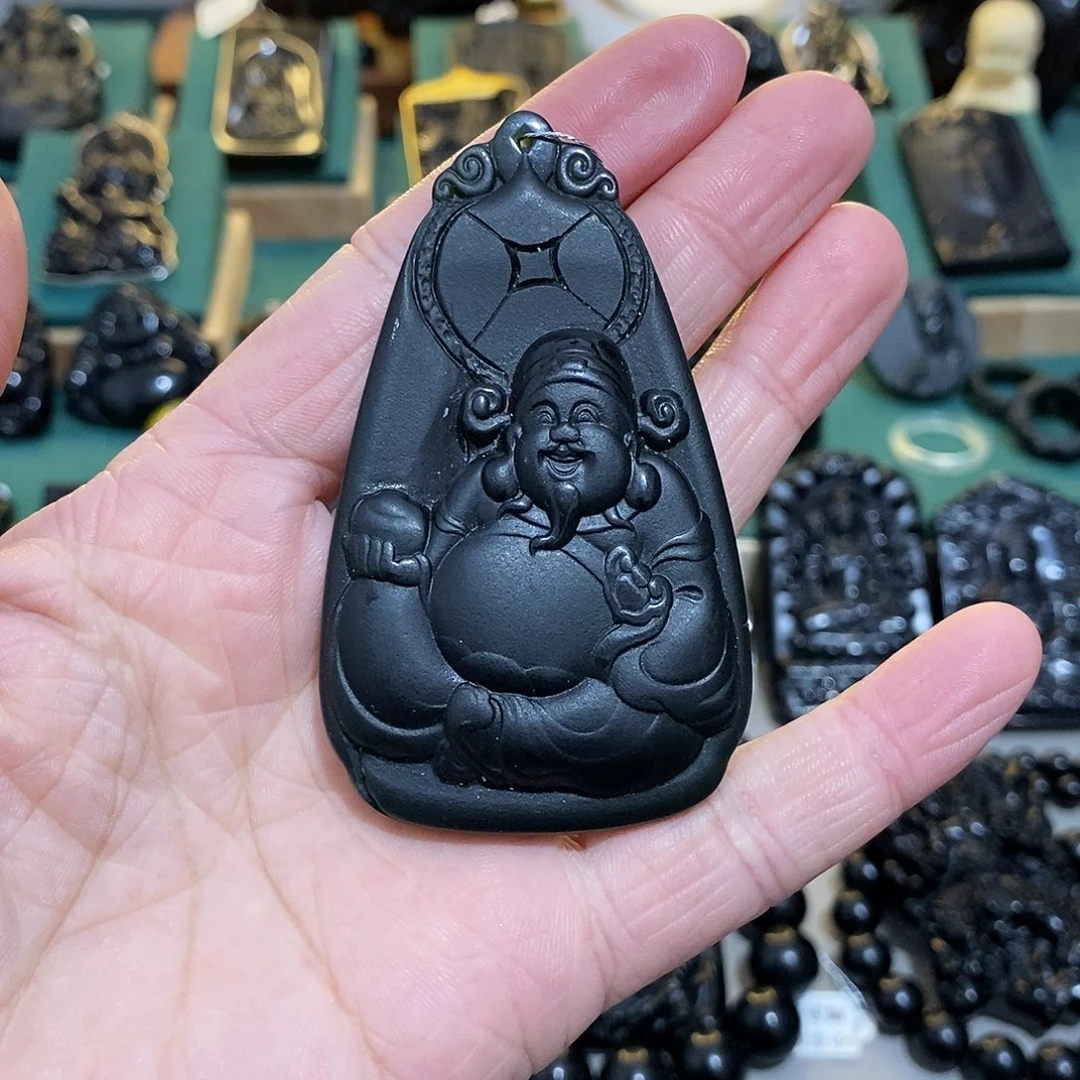 蛇纹石玉颈饰未镶嵌一****。