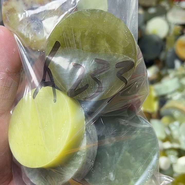蛇纹石玉未镶嵌鱼缸石，盆景石