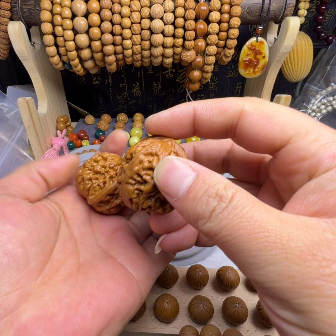 猴头核桃把件凤凰台