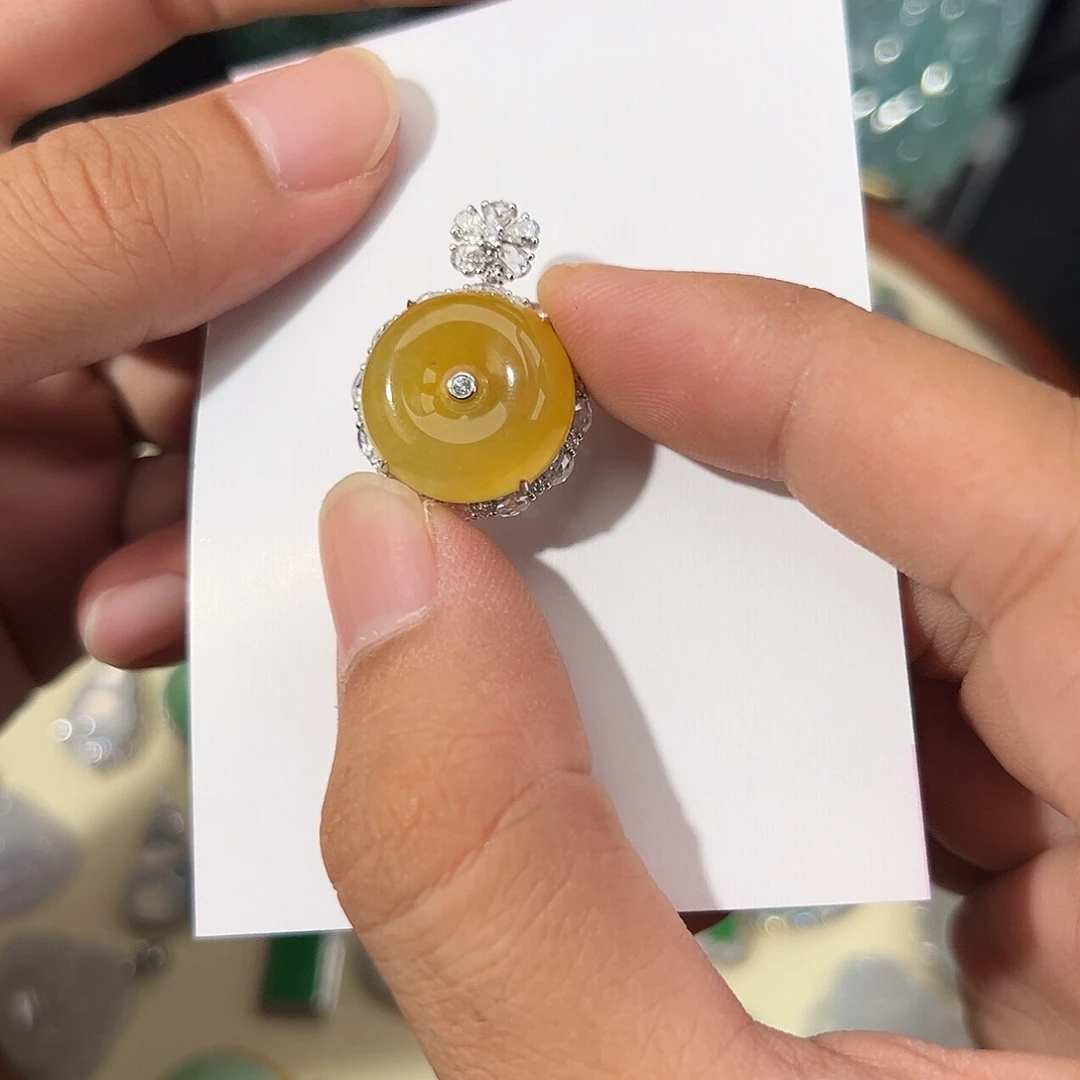 翡翠18K金镶嵌吊坠(不含链)达马坎冰黄翡翠平安扣吊坠18*6.3