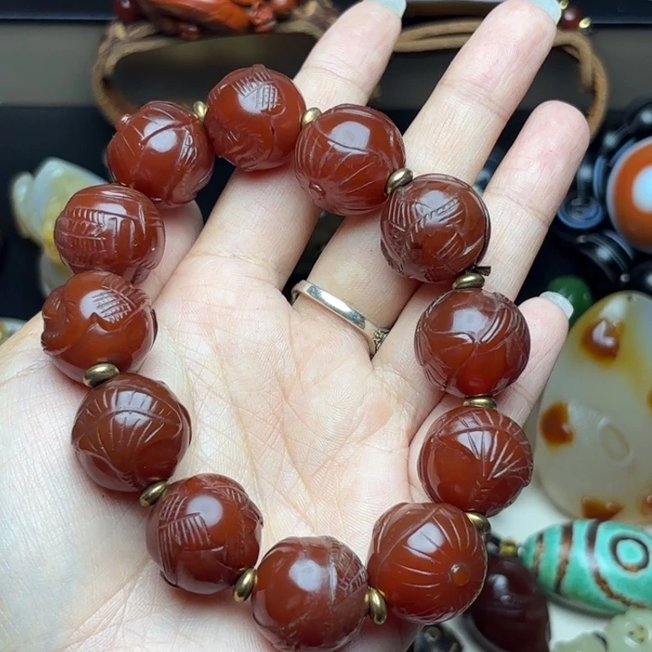 王***军玛瑙/玉髓未镶嵌颈饰