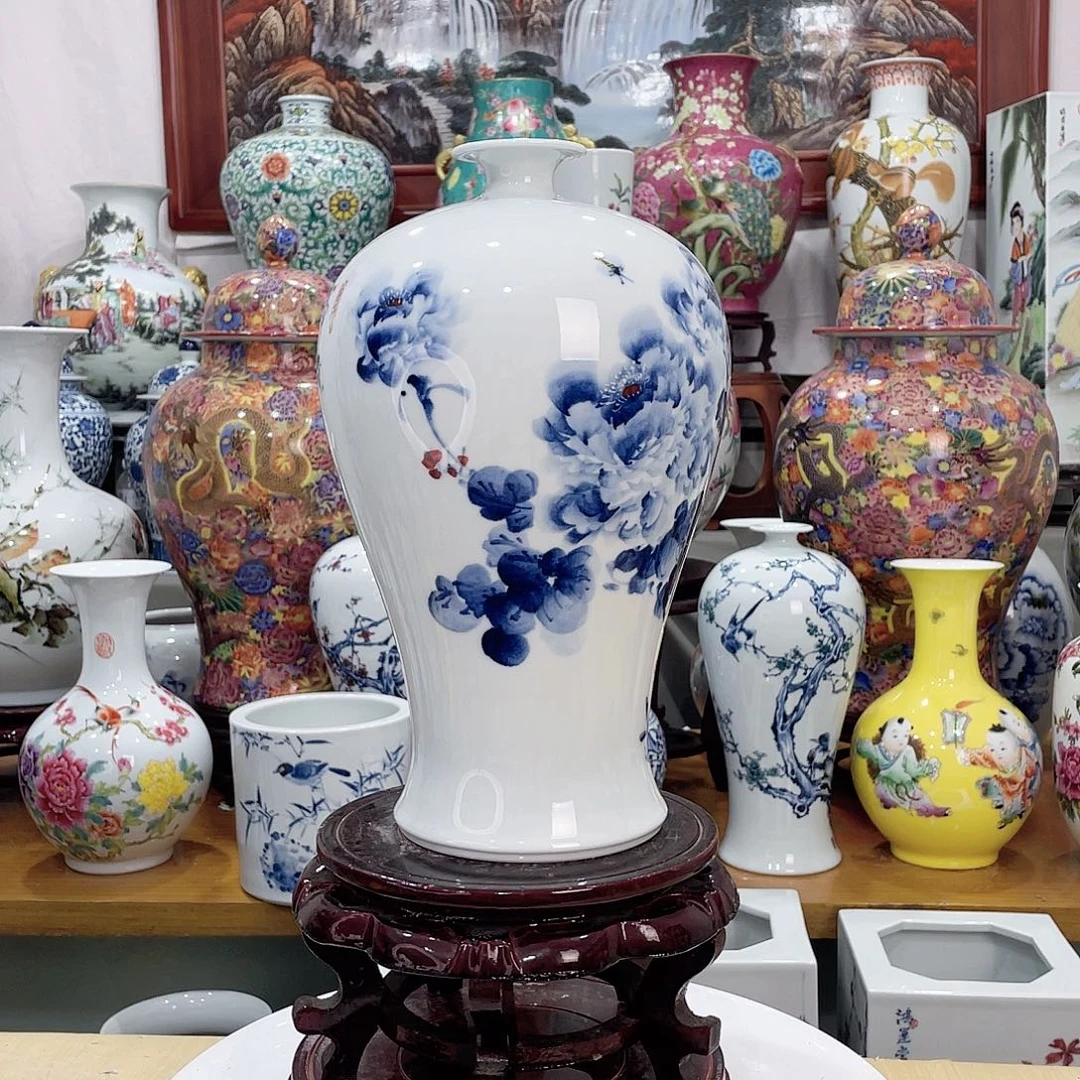 在***上摆件景德镇的陶瓷