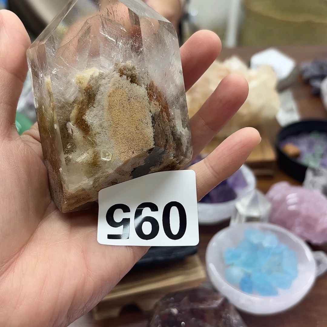乌***拉未镶嵌大型摆件（非配饰）水晶