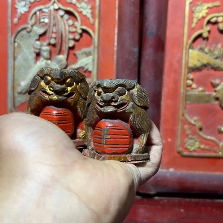 玛***亚木木雕工艺品摆件