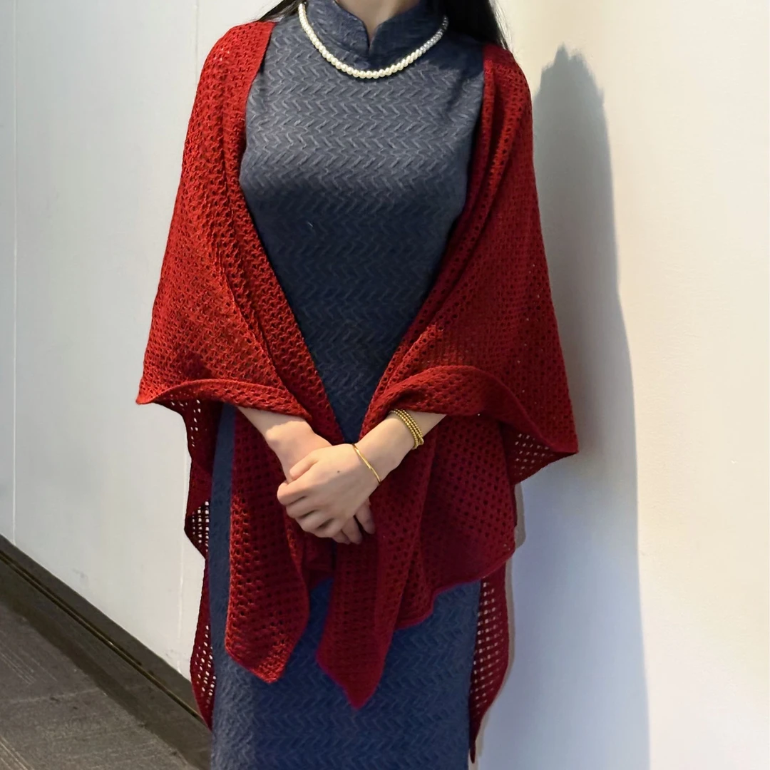 LHMknk1画报夫人同款春秋洋气百搭纯色时尚  红色披肩