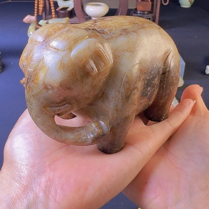 麦***兜和田玉未镶嵌颈饰