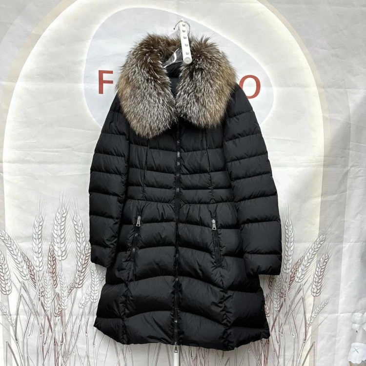 MONCLER/羽绒服/95新/[251223LT02]