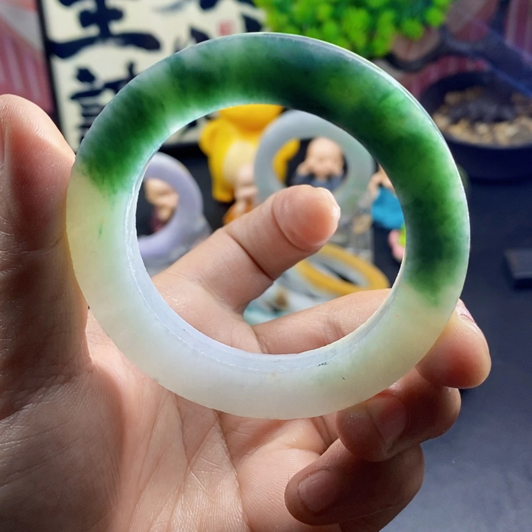 定制翡翠未镶嵌翡翠手镯