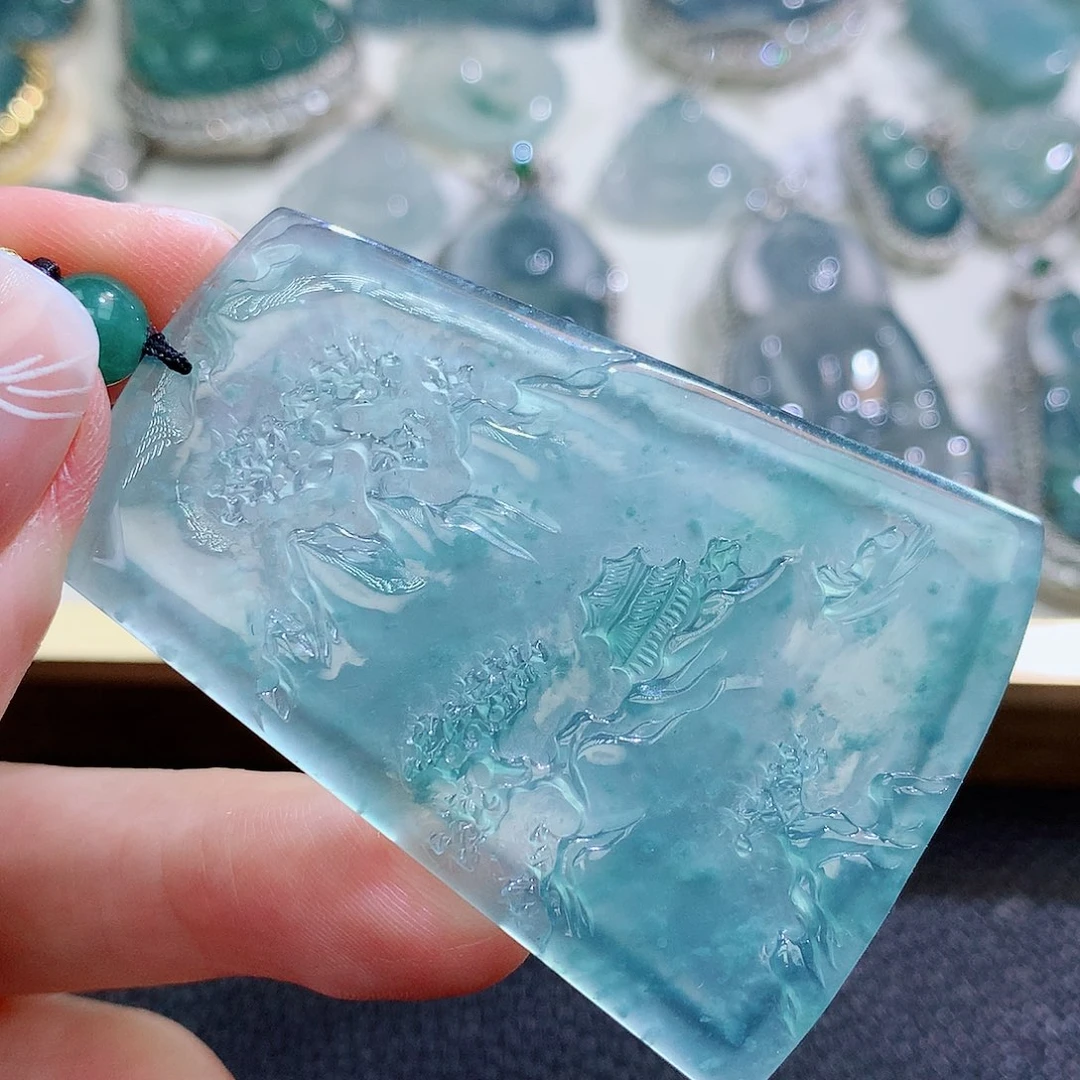 翡翠颈饰未镶嵌翡翠