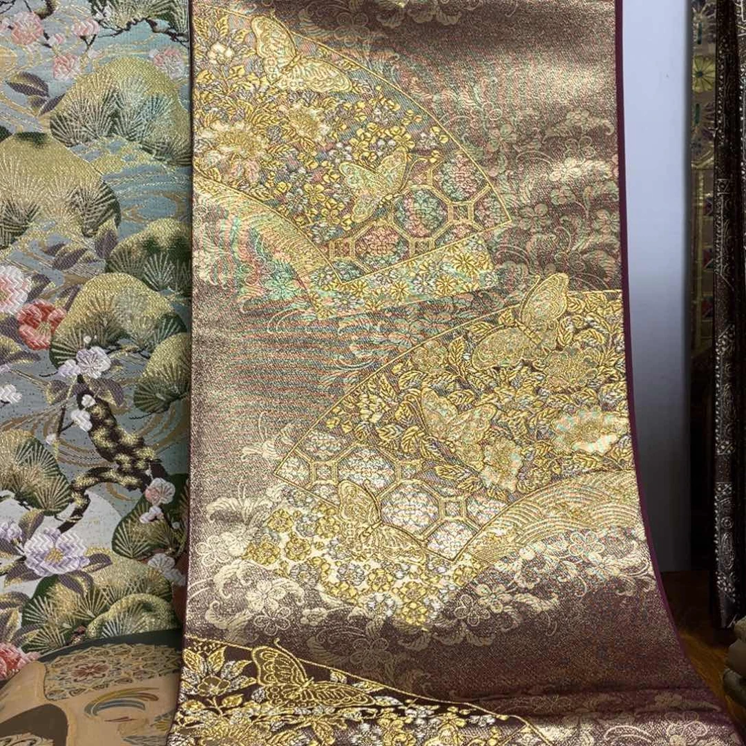 织绣织锦，织锦缎。