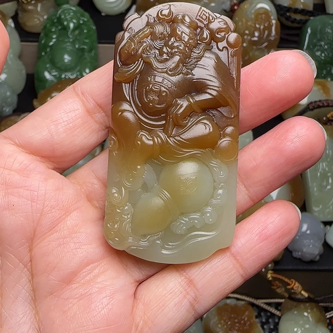 拾***行和田玉未镶嵌颈饰