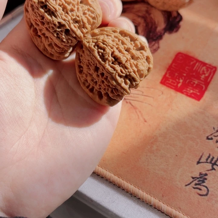 文玩核桃吊坠41拉丝蚂蚁三角南疆石