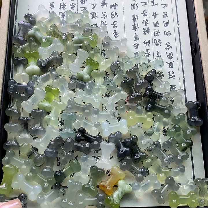 未镶嵌蛇纹石玉颈饰