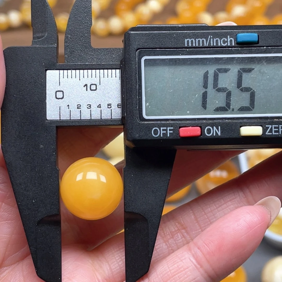 郝***爷琥珀未镶嵌裸石天然