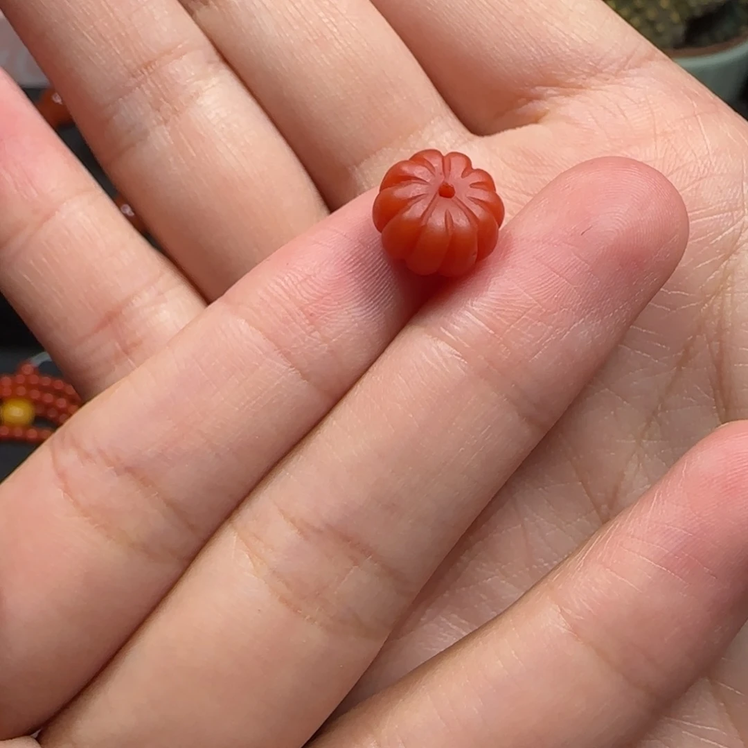 未镶嵌原矿瓜珠一个10.5厚6.4南红玛瑙