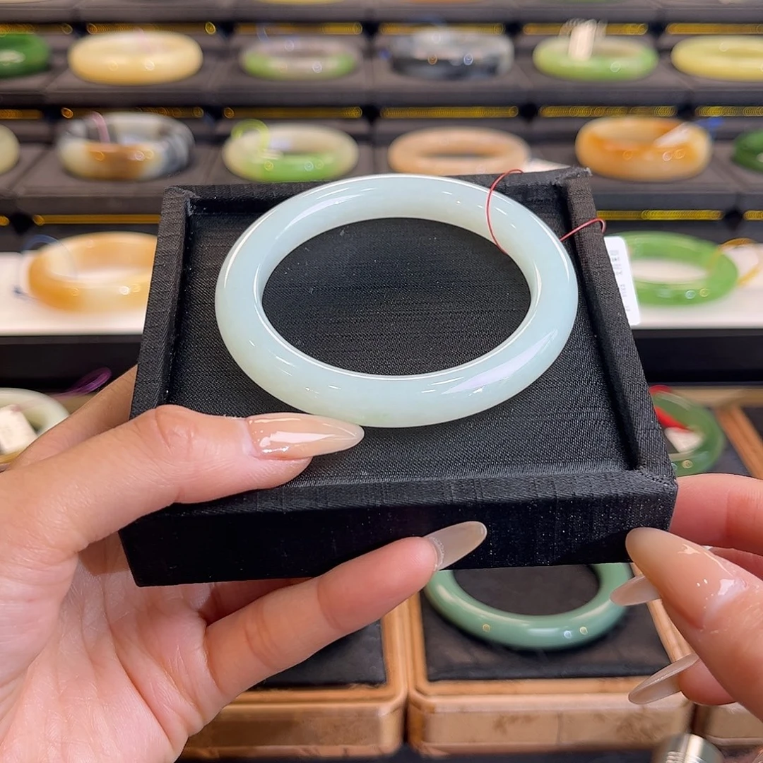 和田玉未镶嵌手镯56 57