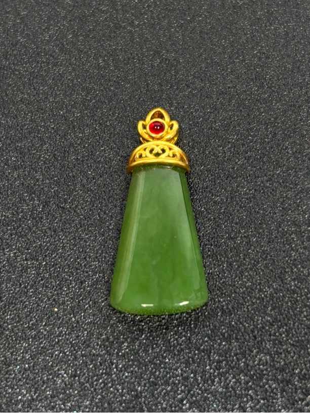 18k金 Au750吊坠 送银项链 b49