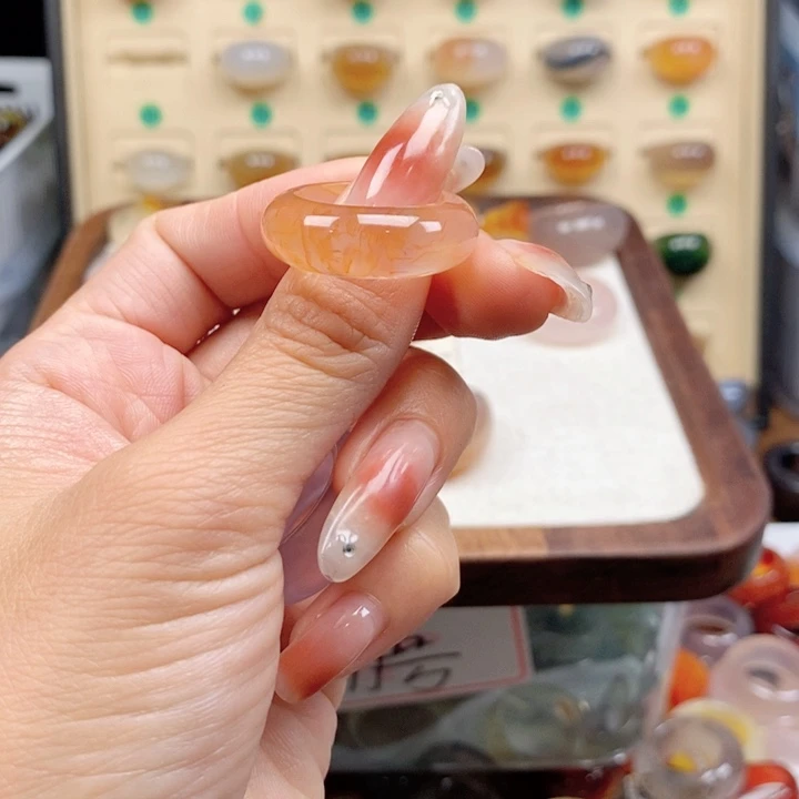 合金戒指玛瑙/玉髓粉**宝