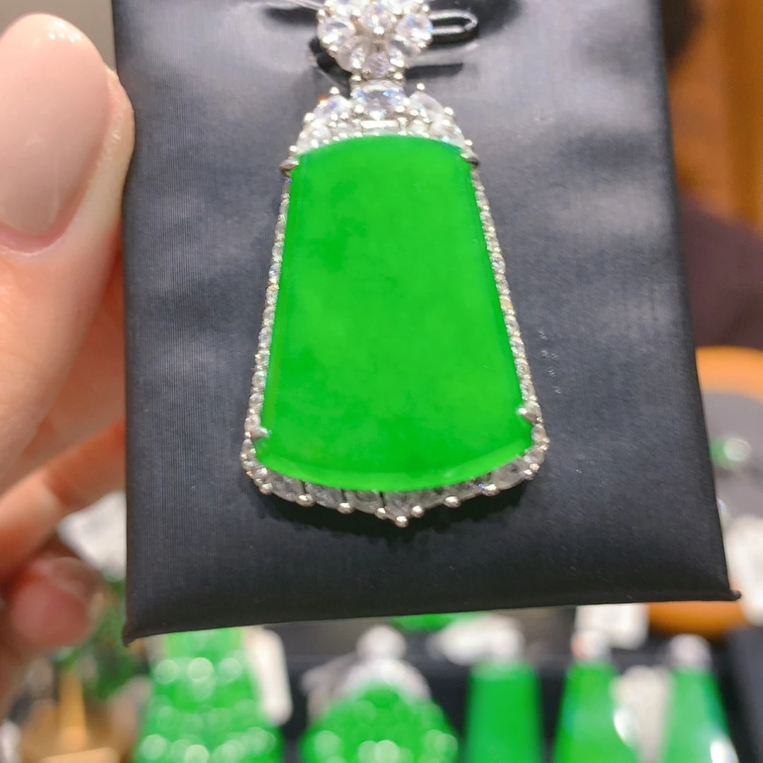 【闪购商品】颈饰银S925镶嵌翡翠4柒姐