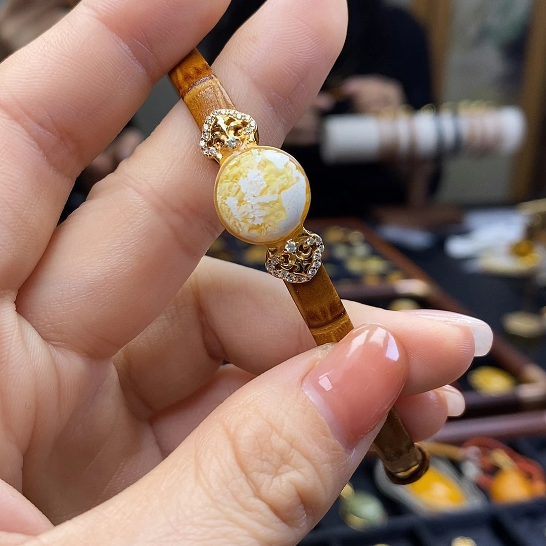 琥珀未镶嵌裸石成品