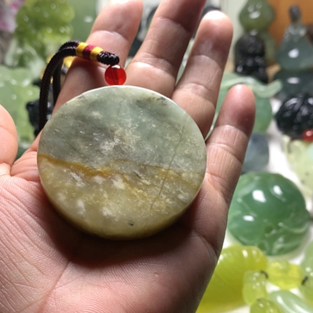 【闪购商品】蛇纹石玉未镶嵌颈饰