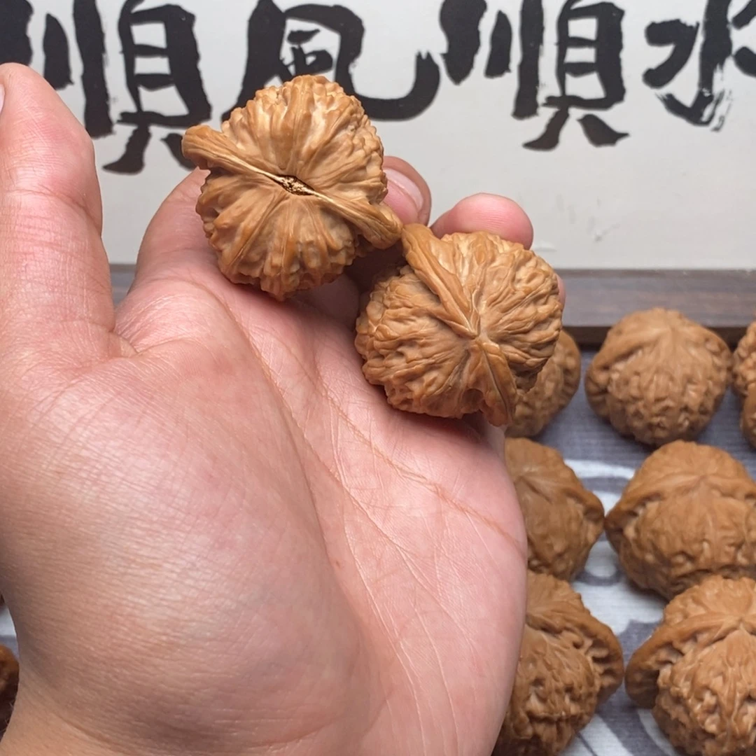 三***哥吊坠文玩核桃全品白狮子41（42g