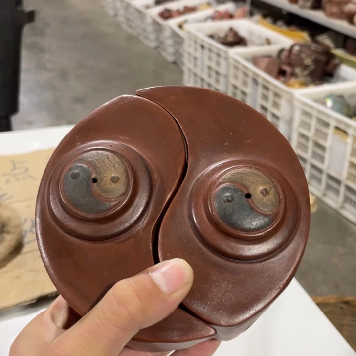 老厂紫砂壶一件。