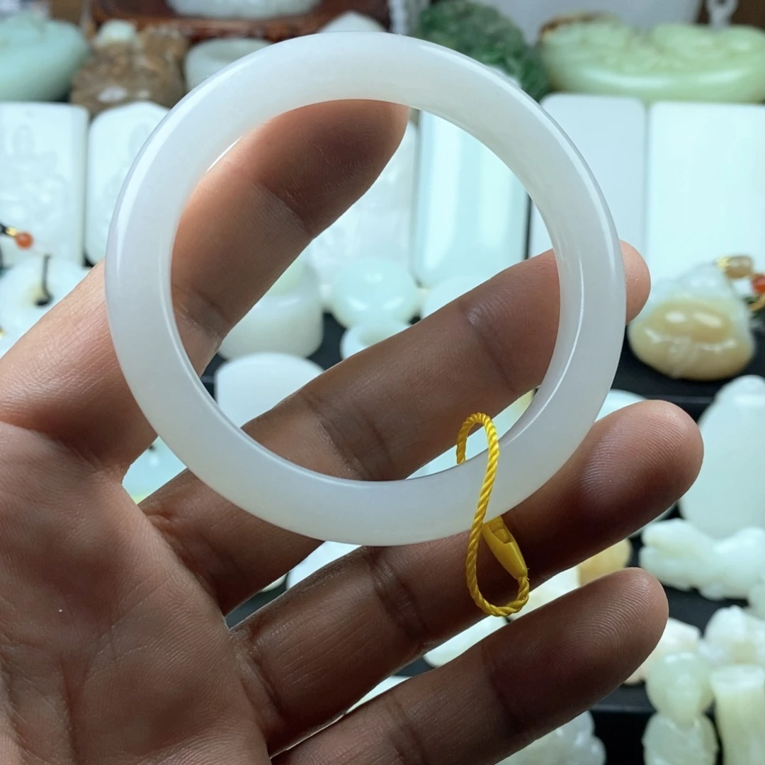 和田玉（糖玉）未镶嵌颈饰