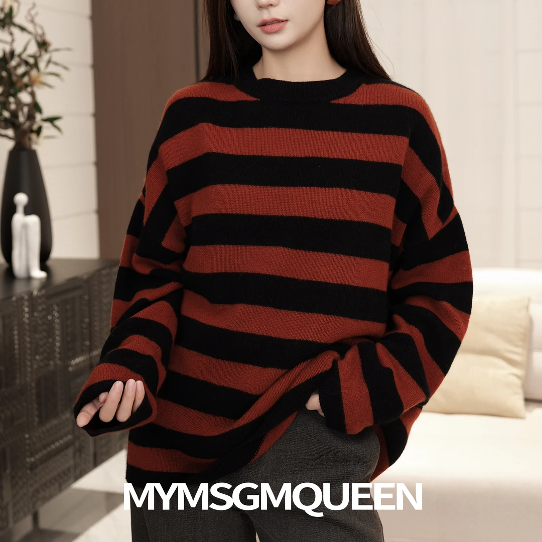 “韵律织纹”撞色条纹毛衣