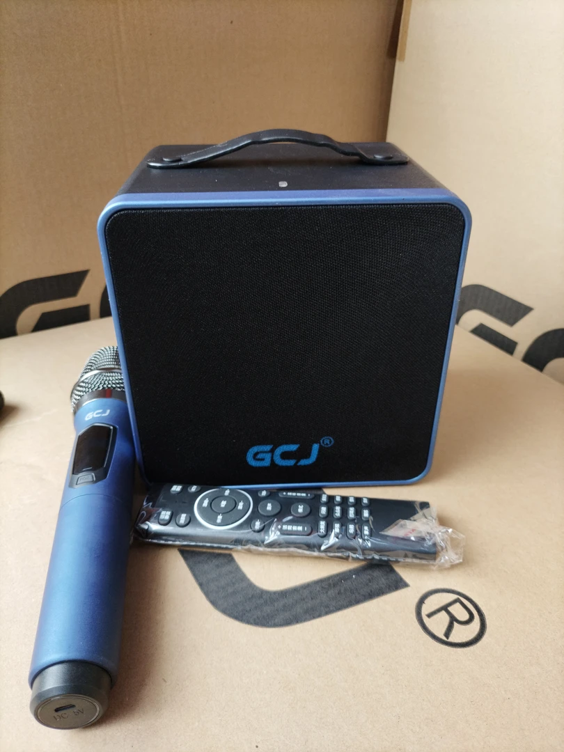 95新  库存直播手提音箱一个带话筒，一个遥控器，电池不保，包邮