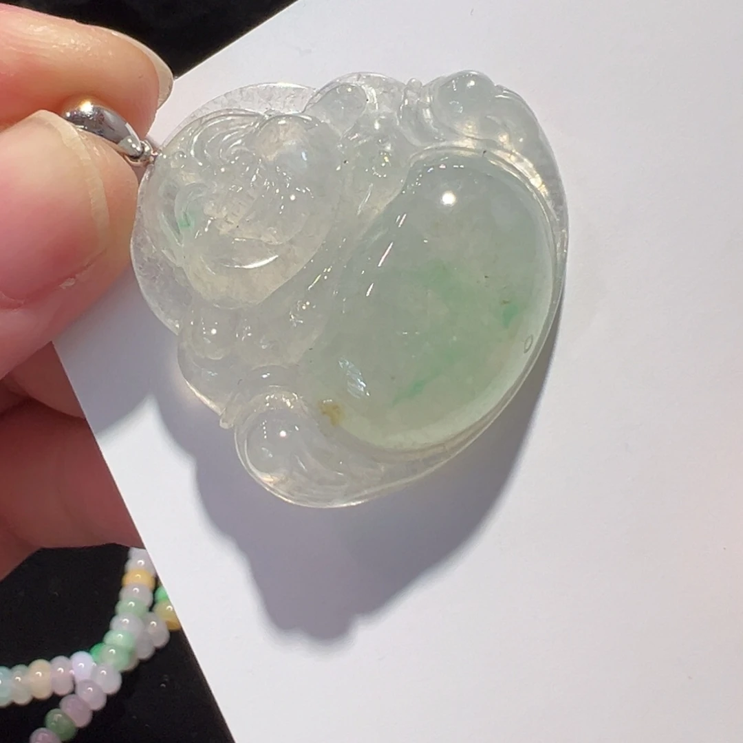 翡翠18K金镶嵌颈饰吊坠