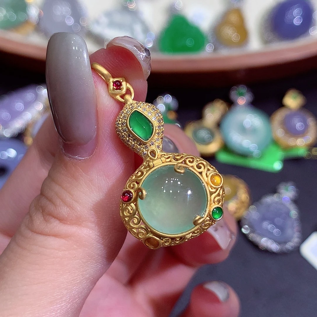 吊坠(不含链)18K金镶嵌翡翠