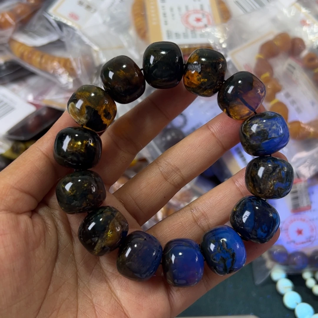 未镶嵌琥珀珠宝奇石649