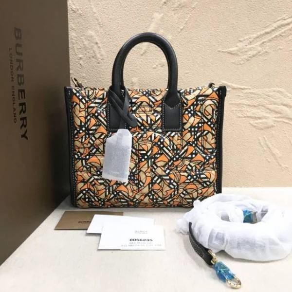 包包/95新/博柏利/C14031610451/250807HL0024