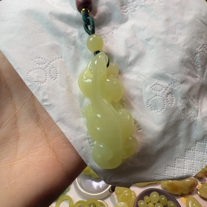 和田玉（黄玉）颈饰未镶嵌