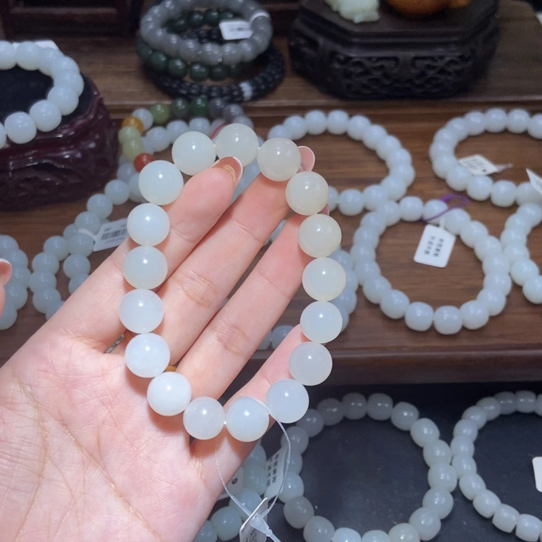 朴***素手串未镶嵌和田玉卡12圆珠青海