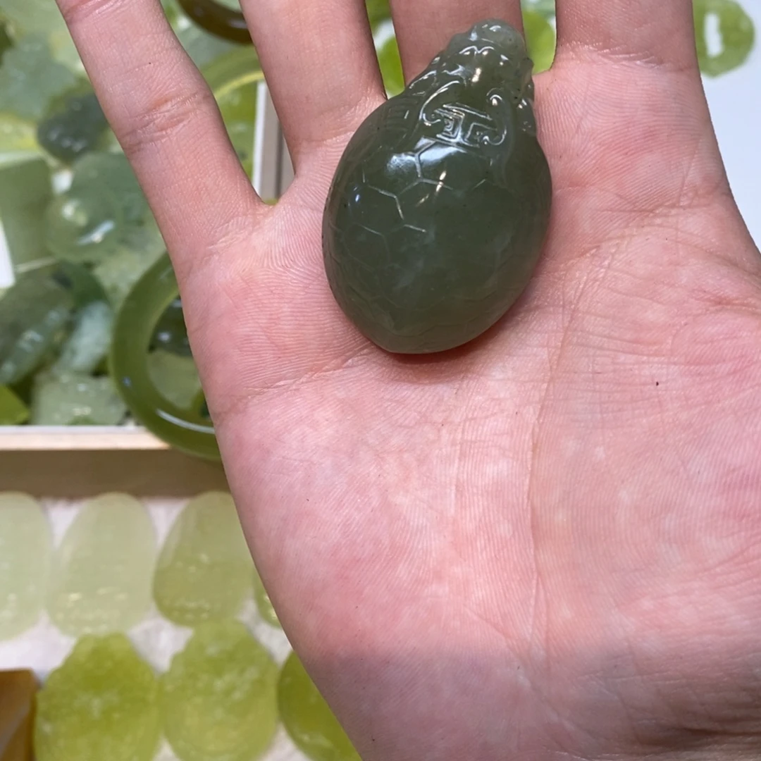 岫玉未镶嵌吊坠(不含链)