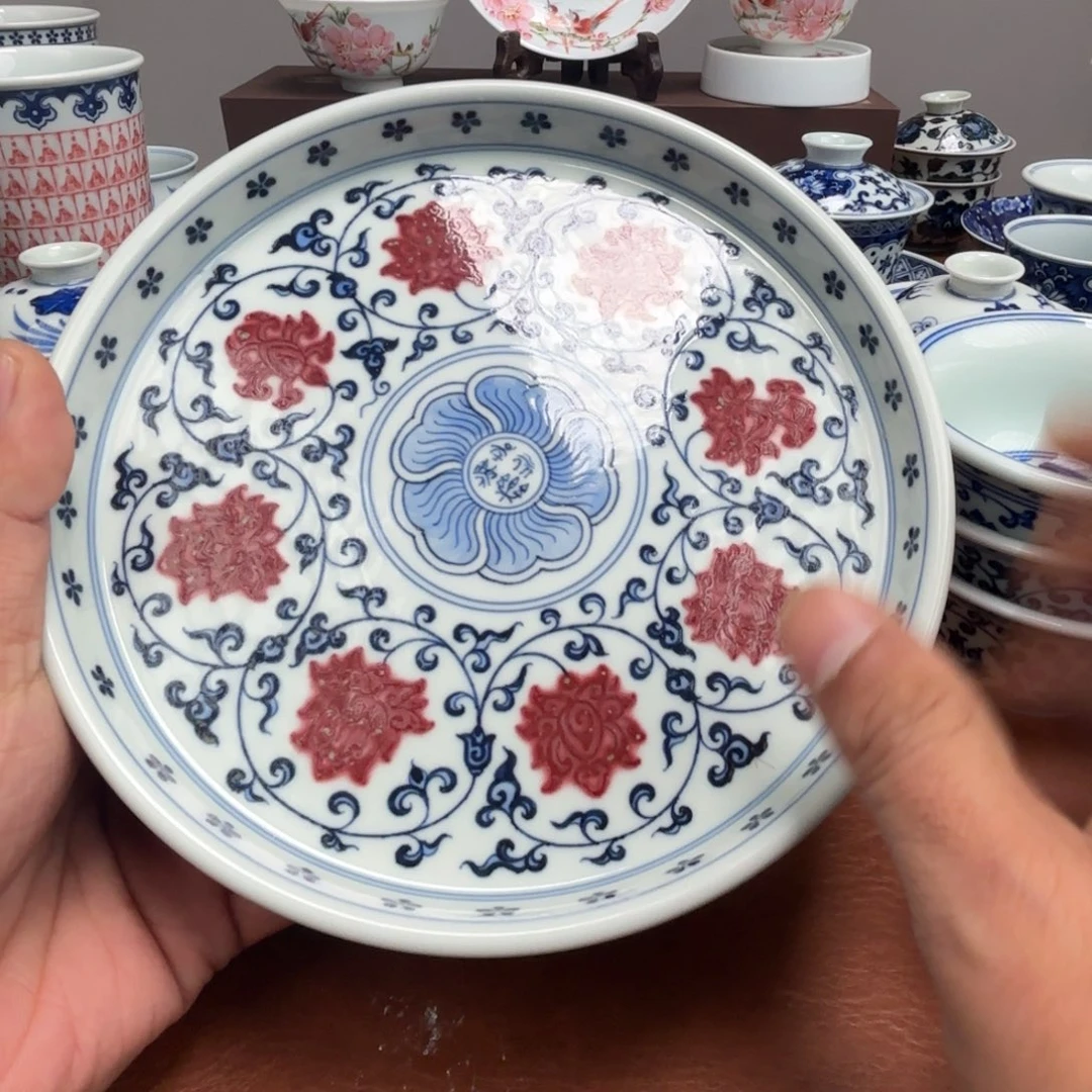 老***爆陶摆件微瑕釉里红手绘缠枝莲壶承