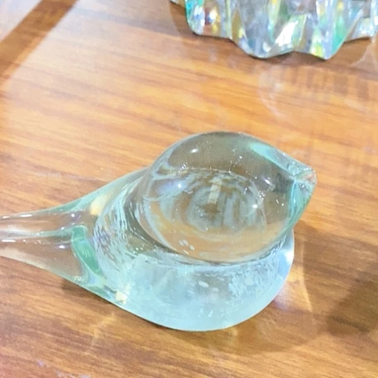 琉璃花瓶高6厘米宽6厘米